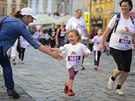 Pohled na ��astn�ky olomouck�ho p�lmaratonu, kter� se v ulic�ch m�sta b�el v...