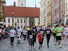 Pohled na ��astn�ky olomouck�ho p�lmaratonu, kter� se v ulic�ch m�sta b�el v...