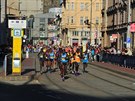 Pohled na ��astn�ky olomouck�ho p�lmaratonu, kter� se v ulic�ch m�sta b�el v...
