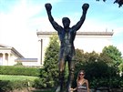 Autorka lánku u sochy Rockyho