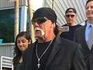 Hulk Hogan odchází od soudu (St. Petersburg, 21. bezna 2016).
