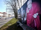 Billboard s dalajlámou a Václavem Havlem v praské Evropské ulici (28.3.2016).