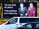 Billboard s dalajlámou a Václavem Havlem v praské Evropské ulici (28.3.2016).
