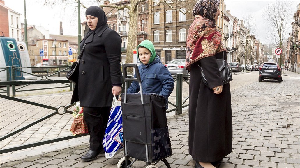 O �tvrtích Molenbeek a Schaerbeek se v Bruselu hovo�í jako o no-go zónách. Tedy...