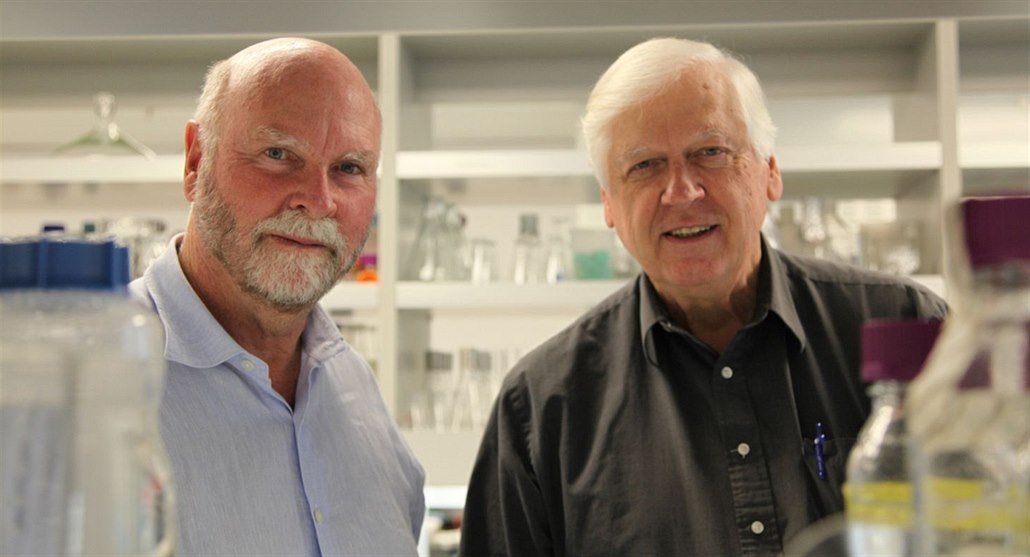 Tv�rci �um�lého �ivota� J. Craig Venter a Hamilton O. Smith
