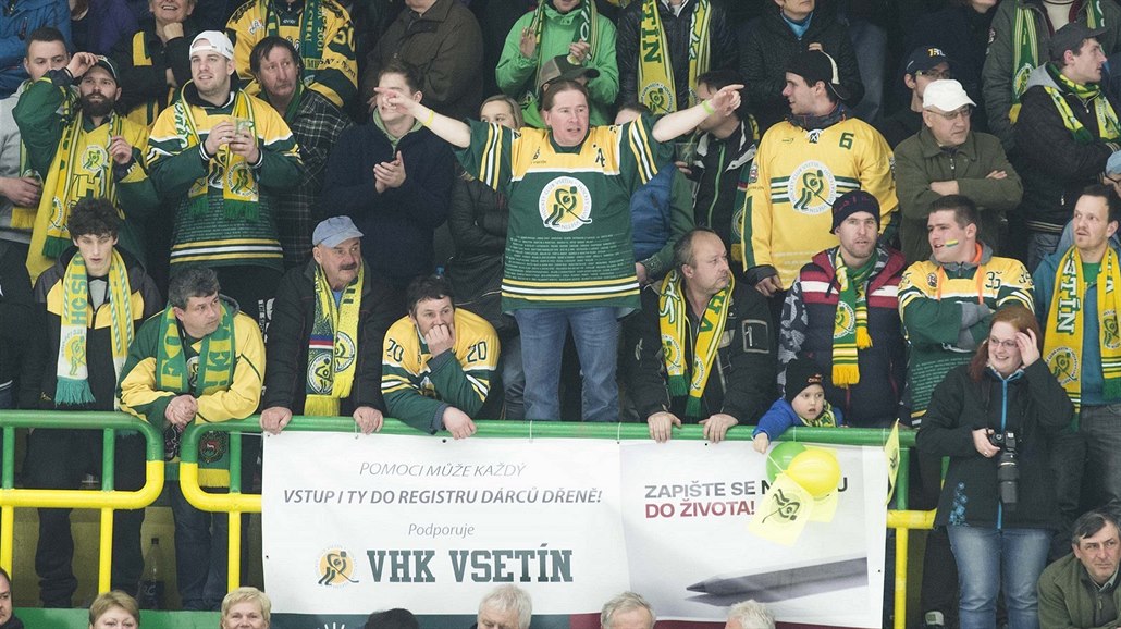 Fanou�ci vsetínských hokejist�