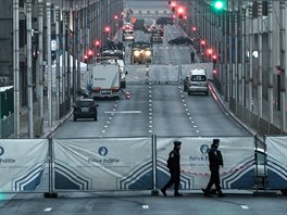 Uzaven okol stanice metra Maelbeek v Bruselu. (23. bezna 2016)