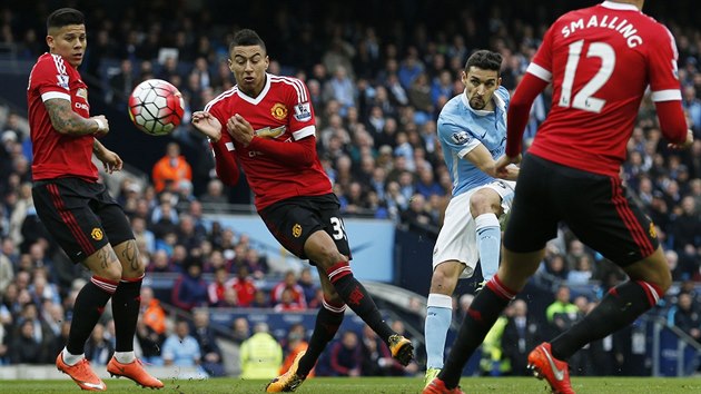 Jesus Navas vystelil v vodu manchesterskho derby mezi City a United nebezpen, by nepesn.