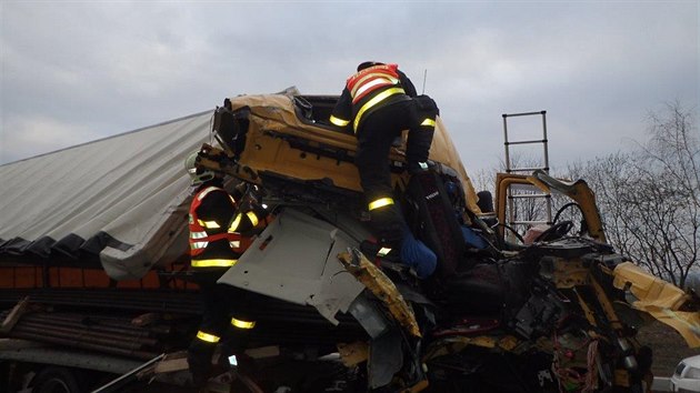 Tragick nehoda dvou kamion na Novojinsku (21. bezen 2016)