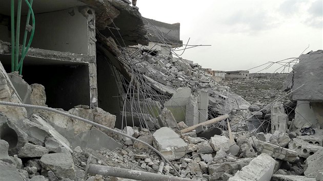 Po ruském bombardování zbyly z civilní zástavby Idlibu jen ruiny, leden 2016.