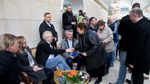 Prezident Milo Zeman opt veejnosti otevel exotick sklenk u lnskho zmku (24. bezna 2016).