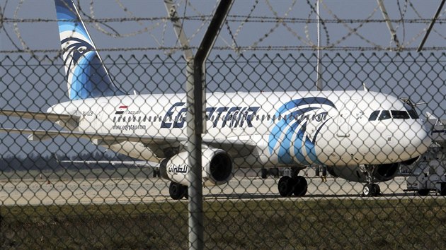 Unesen letadlo na letiti v Larnace (29. bezna 2016).