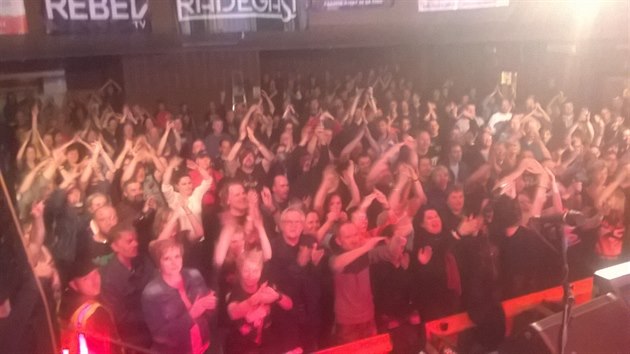 Atmosfra na prvnm koncert jarnho turn Rebelie rebel Radegast tour 2016 kapely Citron.