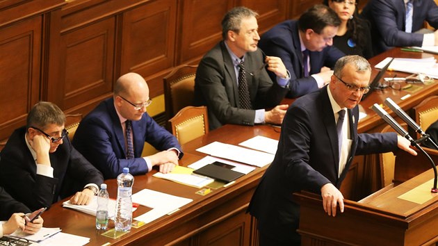 Pedseda TOP09 Miroslav Kalousek dal, aby opozice mohla vystoupit pednostn.