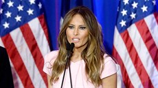 Melania Trumpová, bývalá modelka a manelka amerického prezidentského kandidáta...