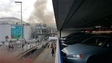 Exploze na bruselském letišti.