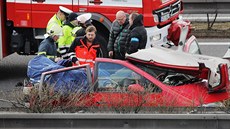 Na dálnici D5 u Plzn se stetl kamion osobním autem. Tragická nehoda...
