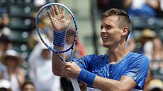 Tomá� Berdych se raduje z výhry nad Stevem Johnsonem.