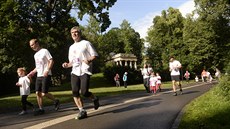 Pohled na úastníky olomouckého plmaratonu, který se v ulicích msta bel v...