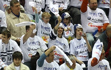 FANOUCI V BÍLÉM. Liberetí fanouci u jsou na play-off ádn nahaveni.