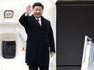 Čínský prezident Si Ťin-pching nastoupil na letišti Václava Havla do...