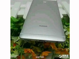 Huawei P9 bude mít kovové tlo. Plastové prouky pro prostup signálu jsou...