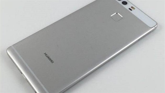 Ani zezadu nem chystan Huawei P9 nijak npadit design. Kdo se poohl po stylovm vkonnm smartphonu, pro toho tu je Samsung Galaxy S7 edge a mon bude HTC 10. Huawei P9 bude levnj. 