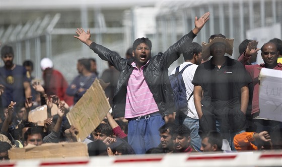 Protest pákistánských migrant na ostrov Lesbos (5. dubna 2016)