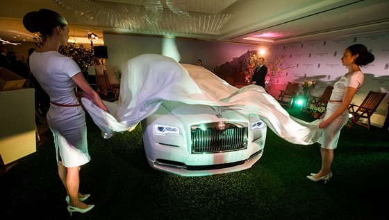 Rolls-Royce otevel prvn prodejnu v esku.