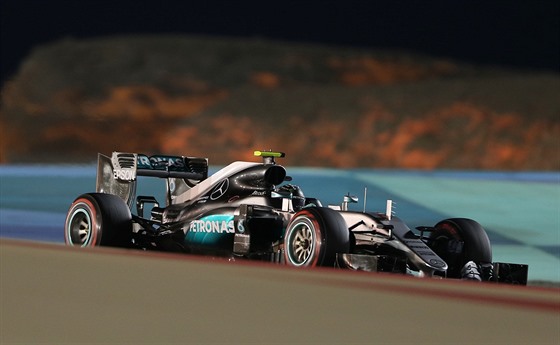 Nmec Nico Rosberg na trati Velké ceny Bahrajnu.
