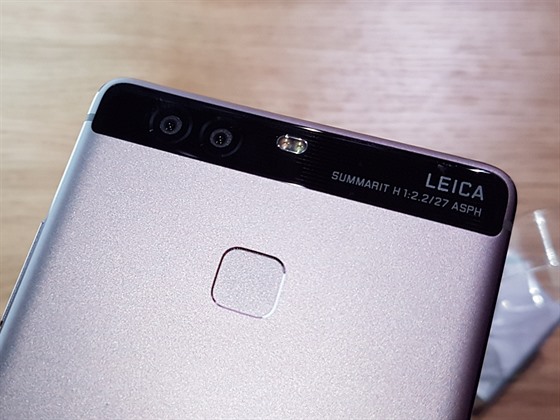 Nový Huawei P9 na sob nese slavnou znaku Leica.