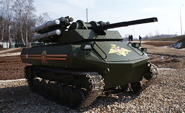 Ruský „robotický“ tank Uran-9: Nepoužitelná hračka, nebo revoluce? -  iDNES.cz