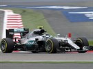 Nico Rosberg na trati pi prvním tréninku na Velkou cenu Bahrajnu.