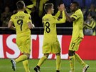 Cedric Bakambu z Villarrealu oslavuje gól proti Spart se spoluhrái Denisem...