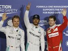 TI NEJLEPÍ. Lewis Hamilton (uprosted) ovládl kvalifikaci na Velkou cenu...