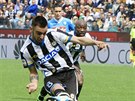 Bruno Fernandes promuje pokutový kop proti Neapoli.