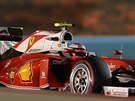 Kimi Räikkönen na Ferrari bhem Velké ceny Bahrajnu.