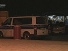 Nmetí policisté autobus s Iráckými benci