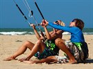 Zbyn�k Jan��k v brazilsk�m Cumbuco provozuje vlastn� kiteboardingovou �kolu....