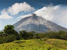 Arenal - stratovulkán, vypínající se do výky 1670 metr na jihovýchodním behu...