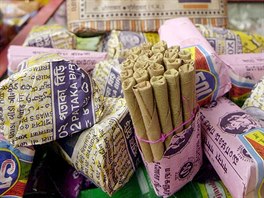 Runí výroba indických cigaret bidi