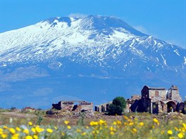 Sopka Etna je jedním ze symbol Sicílie a také jedním z nejvyhledávanjích...