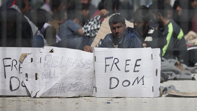 Protest pkistnskch migrant na ostrov Lesbos (7. dubna 2016)