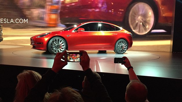 Představení nového elektromobilu Tesla 3