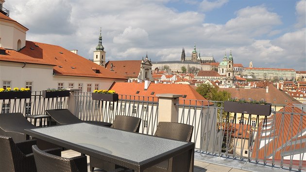 Terasa prezidentskho apartm v Mandarin Oriental Prague.