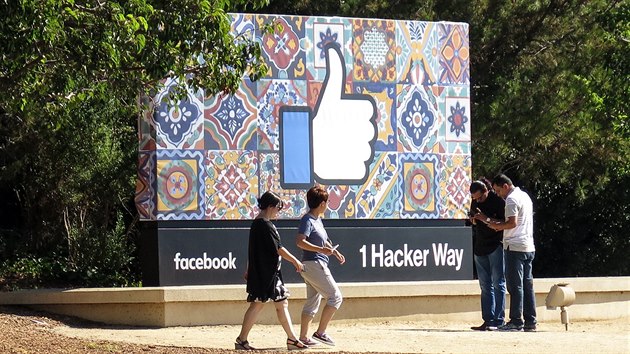 Vítejte ve Facebooku, ulice 1 Hacker Way