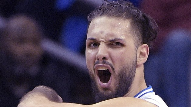 Evan Fournier z Orlanda si za tento vstup vykoledoval technickou chybu.