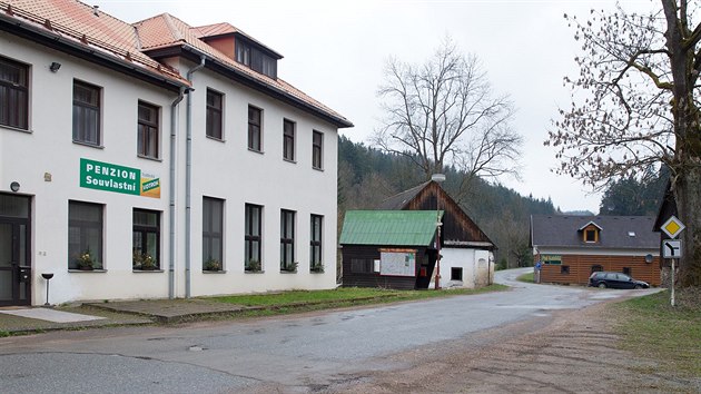 Nkolik destek dom v obci Souvlastn nejsp ek demolice, zatop je nov pehrada.