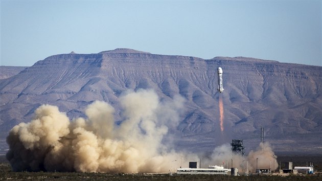 Start rakety New Shepard společnosti Blue Origin na začátku dubna 2016.
