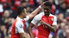Alex Iwobi a Alexis Sanchez si vymnili role - druhý jmenovaný tentokrát...